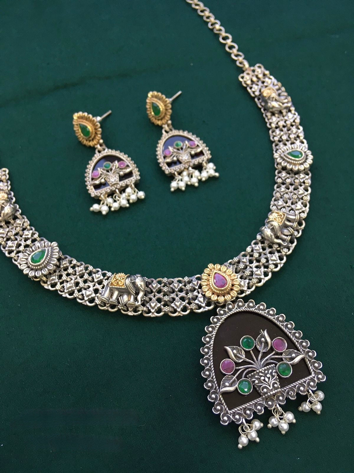 Nimisha Necklace Set