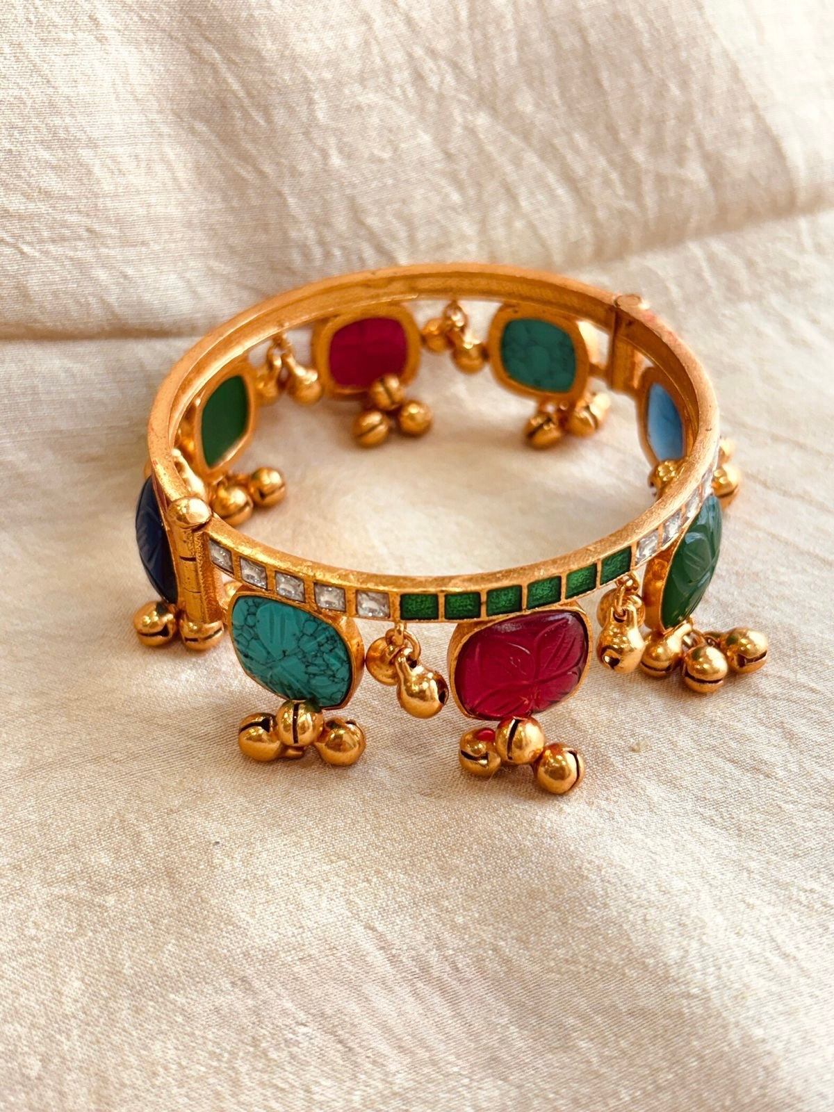 Yaavika Bangle (openable)