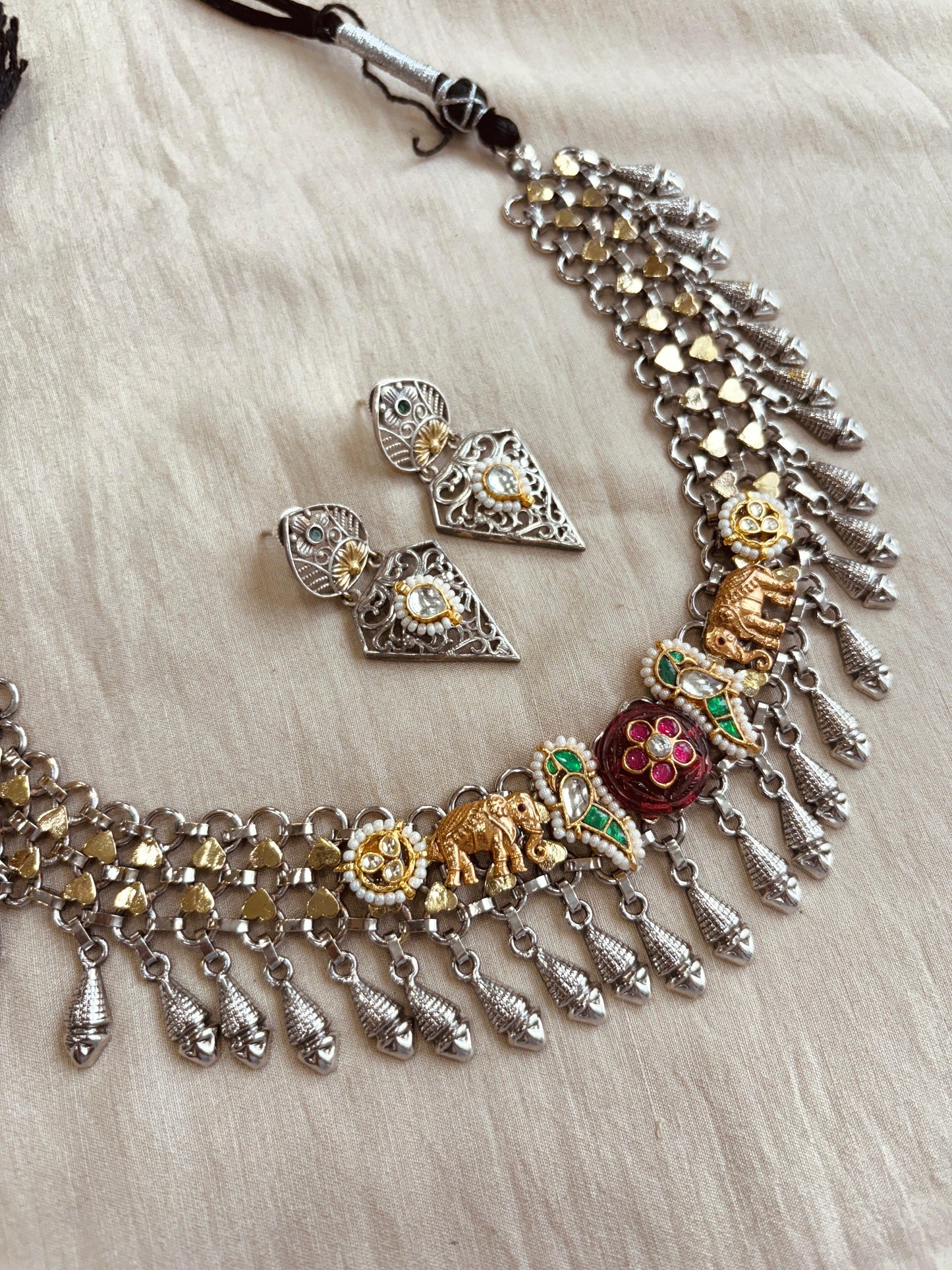 Yuvika Necklace Set