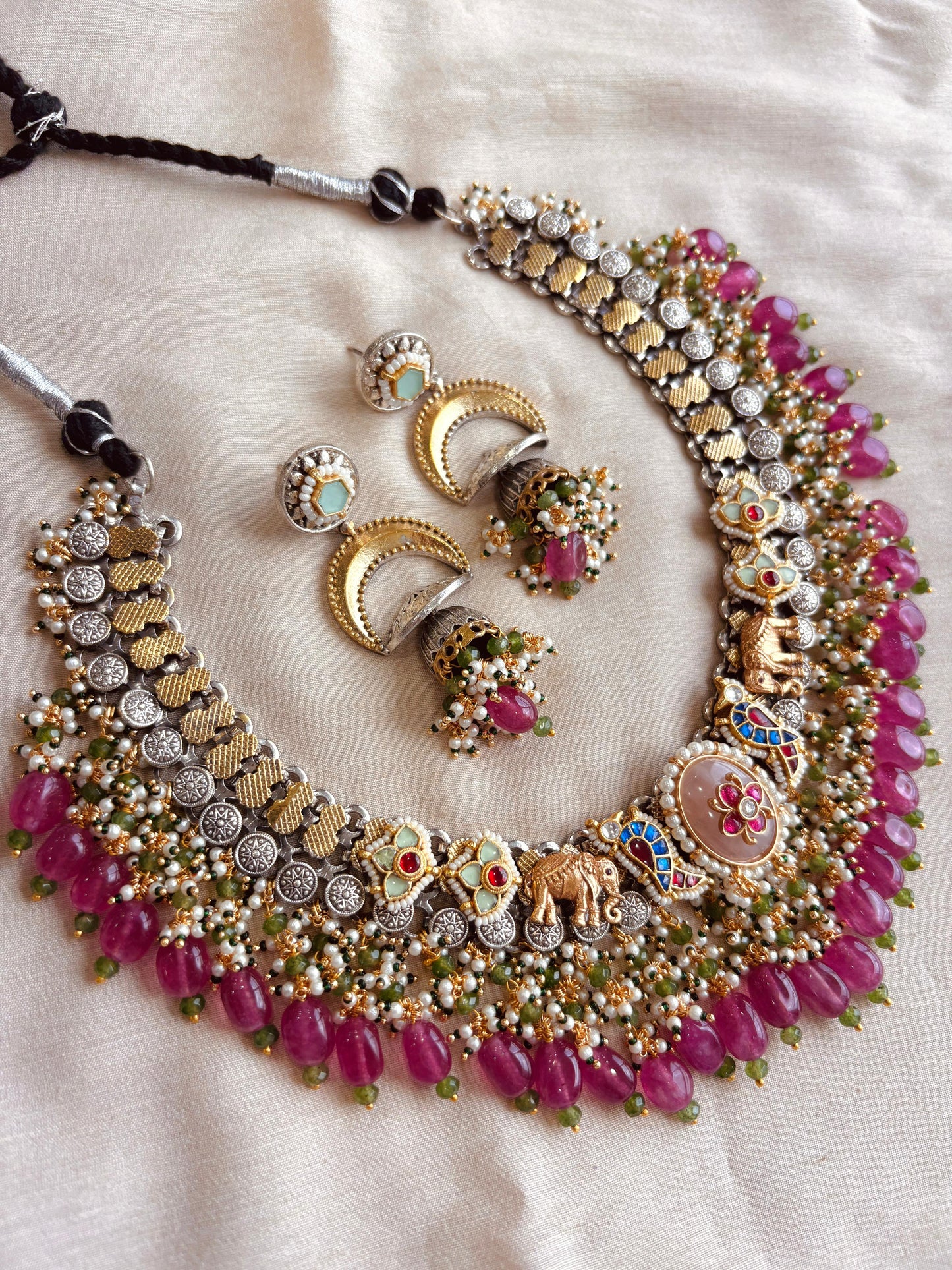 Niyati Necklace Set