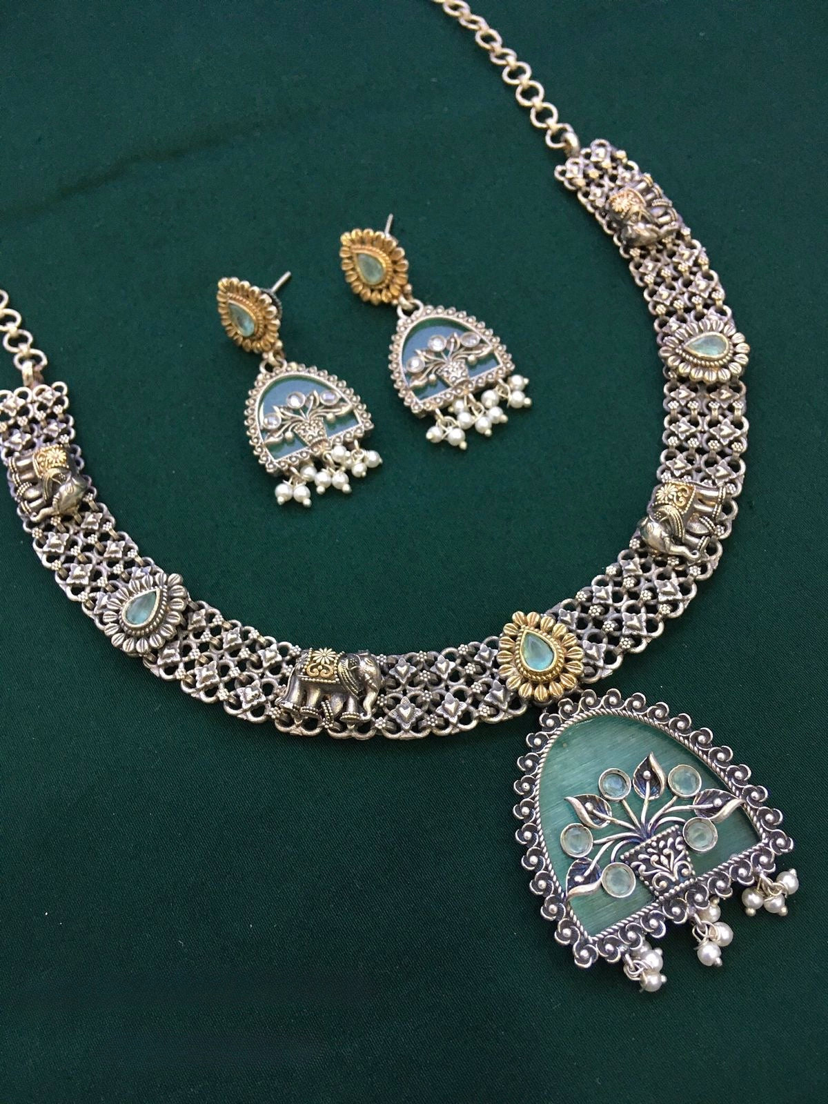 Nimisha Necklace Set