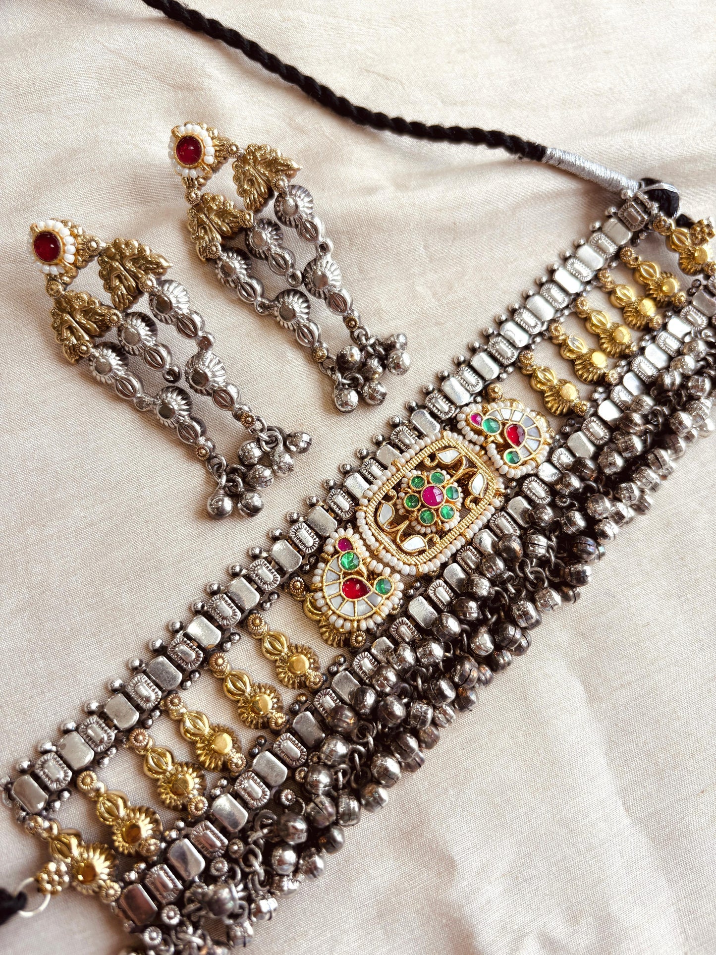 Purvee Choker Set