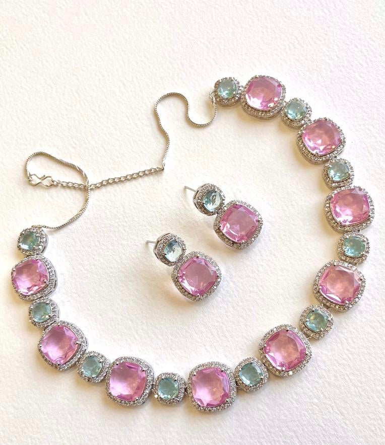 Evelyn Necklace Set