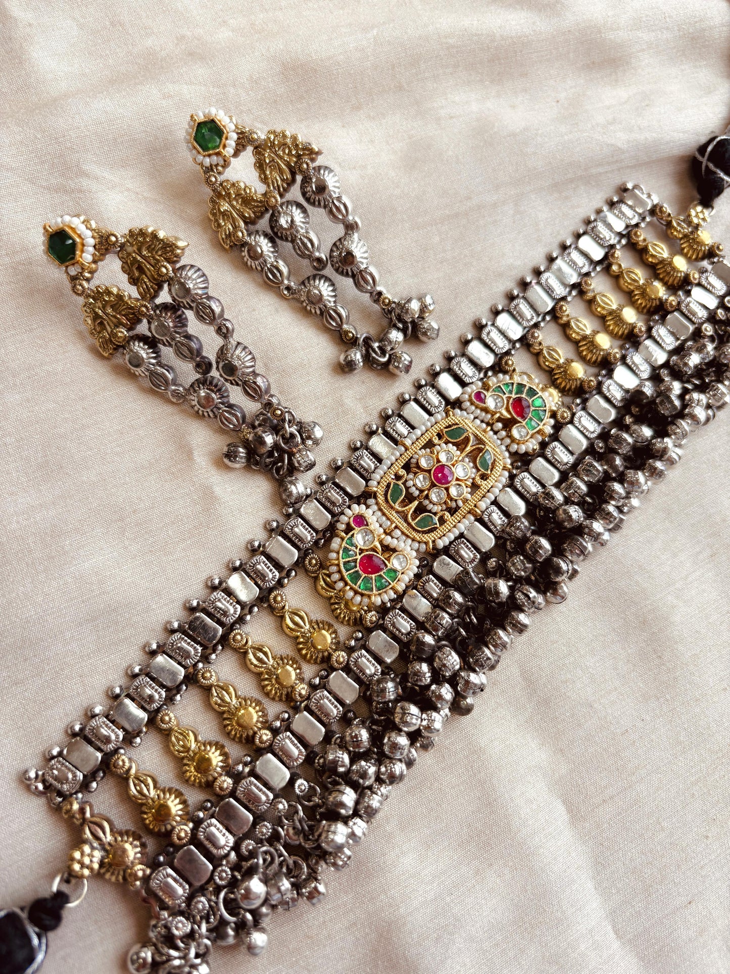 Purvee Choker Set