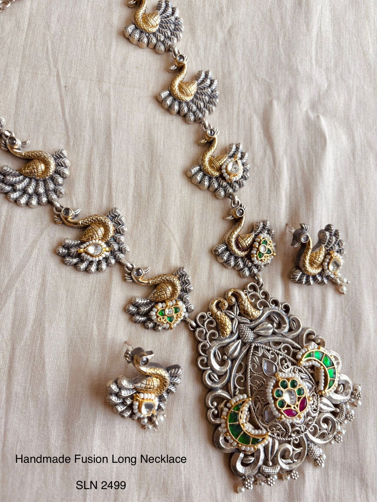 Ami Necklace Set