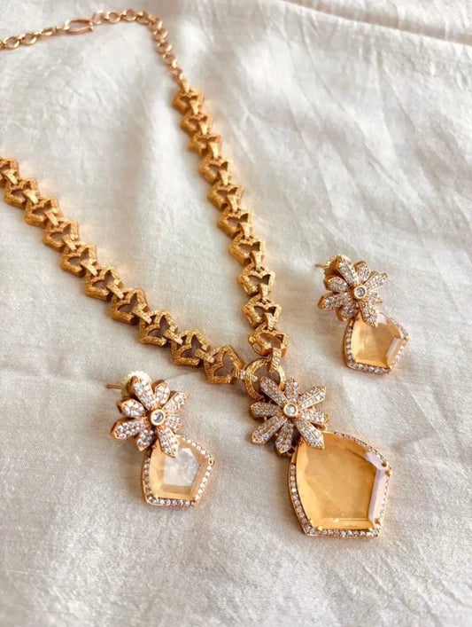 Anaya Necklace Set
