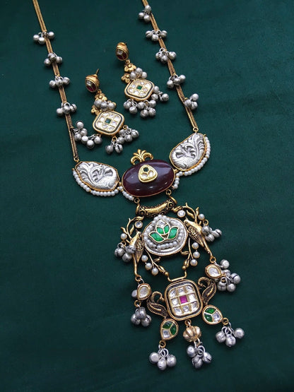 Ishita Necklace Set