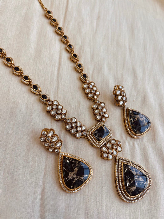 Suzanna necklace set