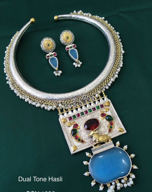 Toshi Hasli Necklace Set