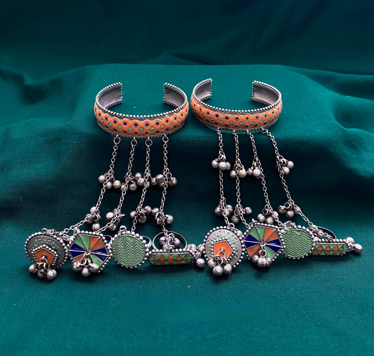 Enameled Haathphool