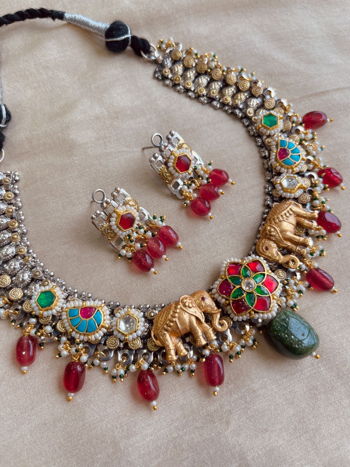 Chitra Necklace Set