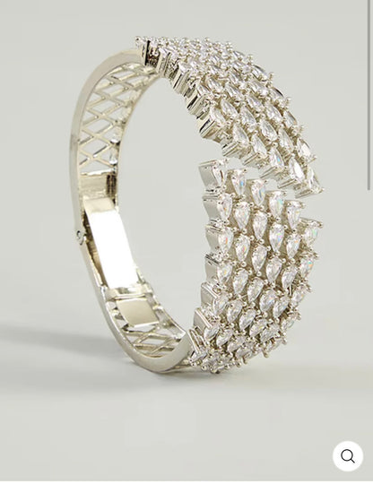 Tyra Bracelet