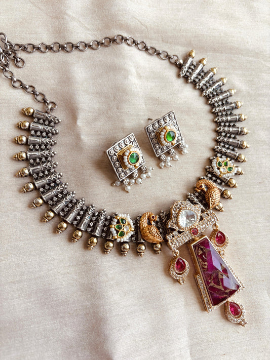 Minaxi Necklace Set
