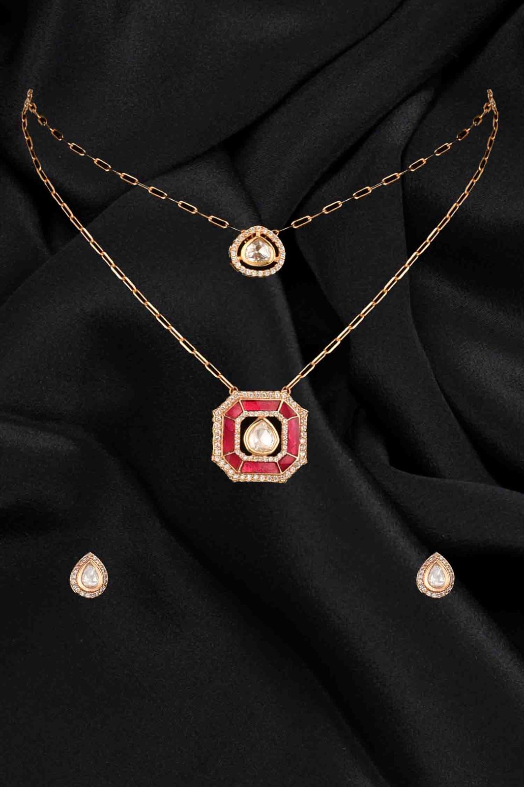 Nyra Layered Necklace Set